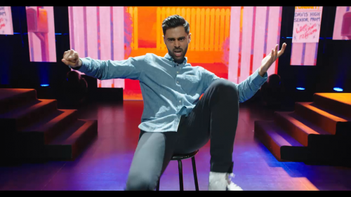 HasanMinhaj-HomecomingKing2017-720p-WebDL-AVC-ESubDDR.mkv_snapshot_00.42.14_2017.07.28_23.09.08.png