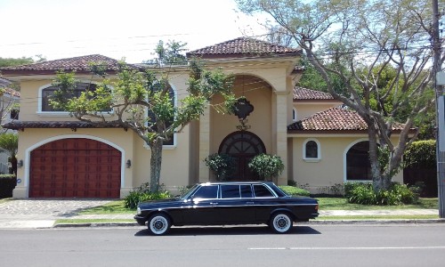 AMAZING-MANSION-AND-LIMOUSINE-COSTA-RICA-LIFESTYLE.jpg