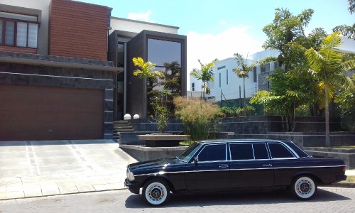 CENTRAL-AMERICA-MANSION-COSTA-RICA-LIMOUSINE.jpg