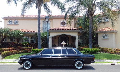PRETTY-MANSION-AND-LIMOUSINE-IN-COSTA-RICA.jpg