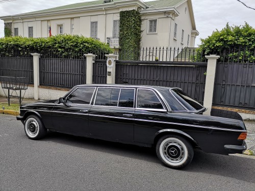 Embassy-of-the-Bolivarian-Republic-of-Venezuela.-LIMOUSINE-SERVICE-300D-MERCEDES-COSTA-RICA.jpg
