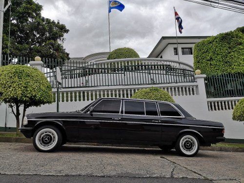 la-Corte-Interamericana-de-Derechos-Humanos-Corte-IDH.-mercedes-300d-limousine-costa-rica.jpg